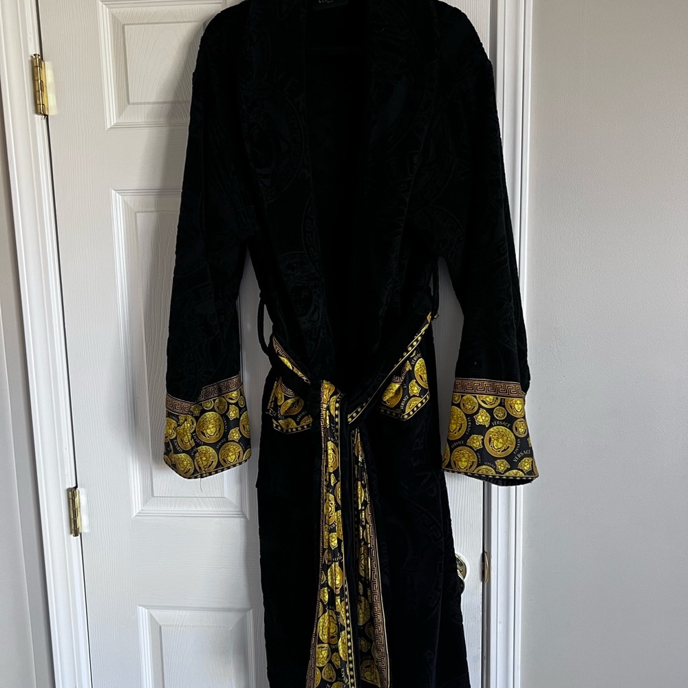 3X Men’s Versace Robe Black.
